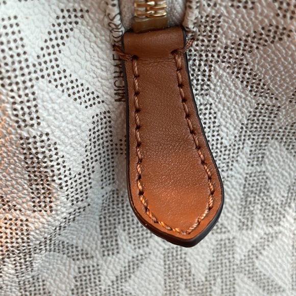 Michael Kors satchel bag. Never used. In excellent condition! - Picture 3 of 12